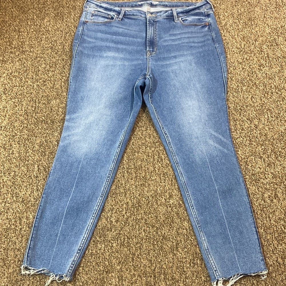 Old Navy Blue Ankle Cropped Jeans with Lived-In Look